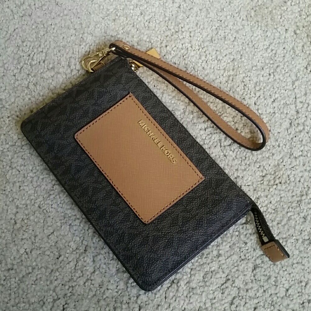 Michael Kors Wristlet NWOT